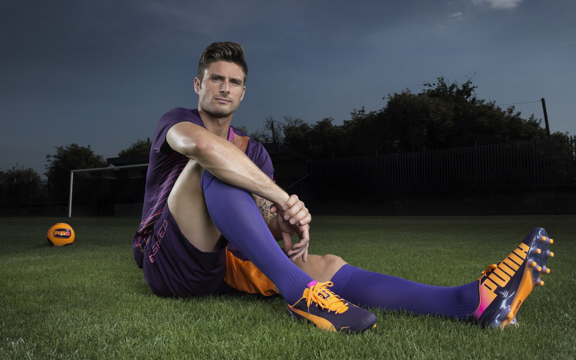 “意甲新秀连续破门，闪耀赛场赢得关注”，意甲新球衣